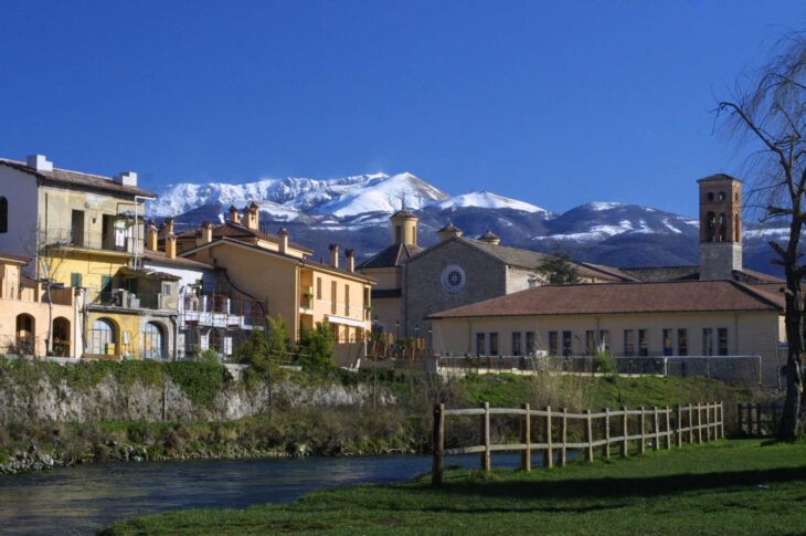 Sede Centrale - Liceo Scientifico e Sc. Sportivo - Vista dal Fiume