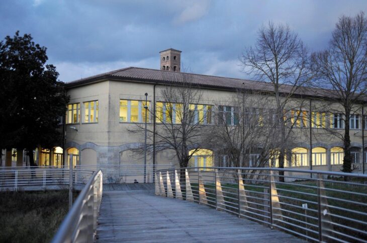Sede Centrale - Liceo Scientifico e Sc. Sportivo - Vista dal Fiume